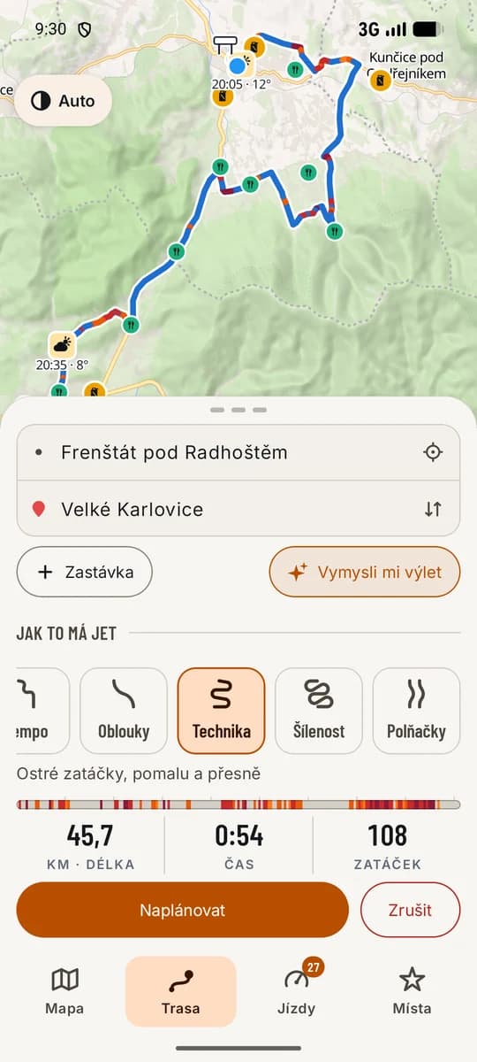Plánovač v telefonu: z Frenštátu pod Radhoštěm do Velkých Karlovic presetem Technika, páska zatáček, 45,7 km, 0:54 a 108 zatáček; nad panelem mapa s trasou a bublinami počasí.